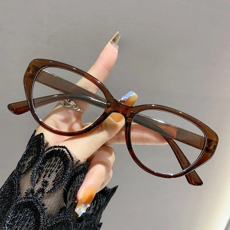 Lunettes de lecture anti-lumière bleue, style œil de chat à la mode, extrêmement simples et élégantes pour les personnes d'âge moyen et âgées